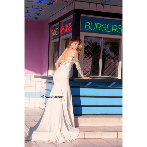 NWT Wtoo Rylan Long Sleeve Gown Sz 00 Ivory - Picture 6 of 16